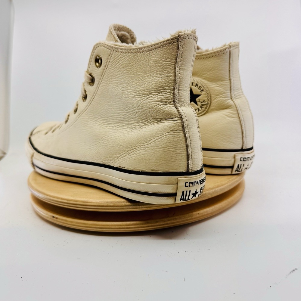 Converse Chuck Taylor All‎ Star Hi Women's 11 White Leather Fur Lined Shoes High - Picture 4 of 7